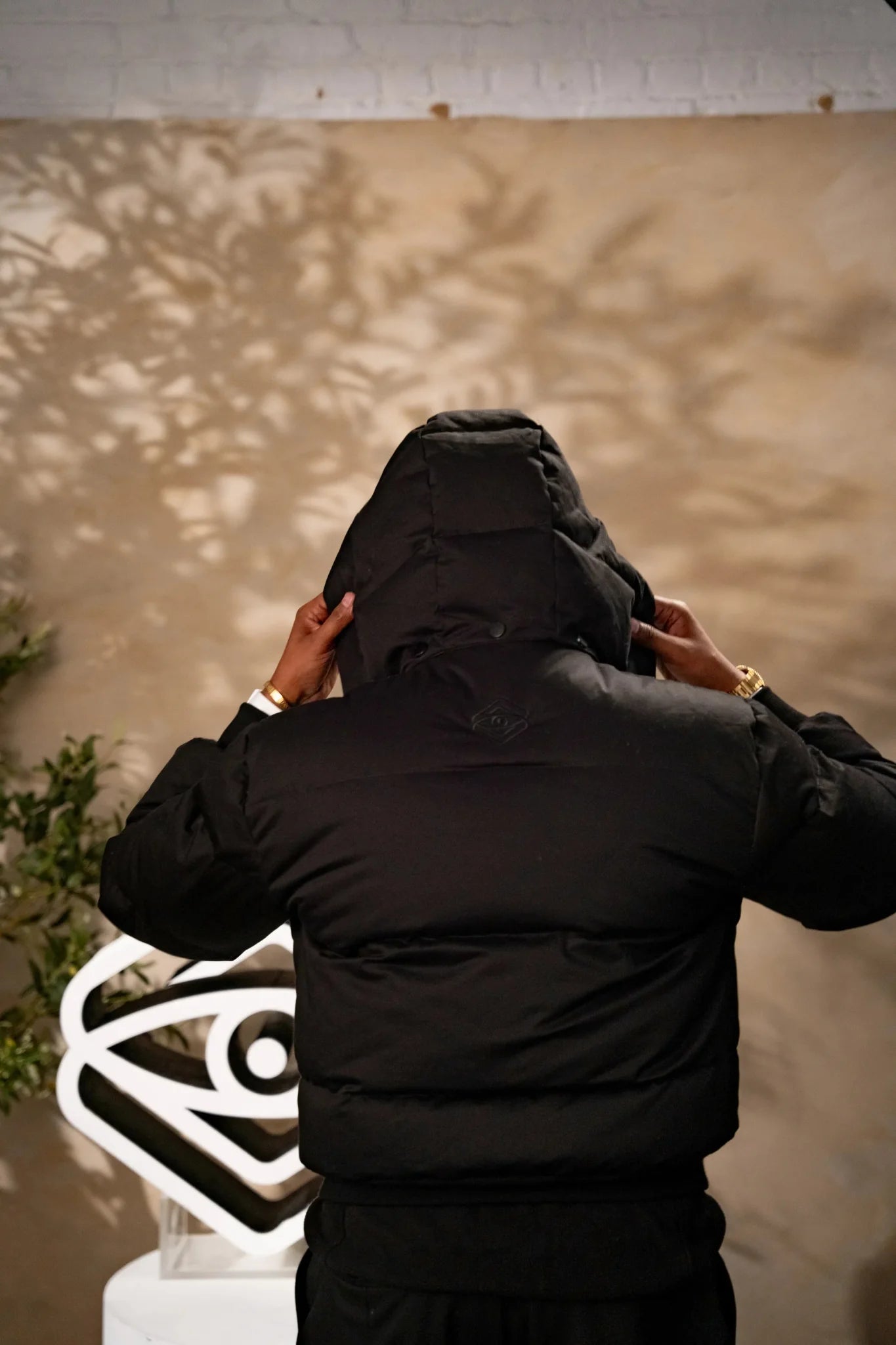 Aspen Clasp Puffer — Chocolat & Noir Edition